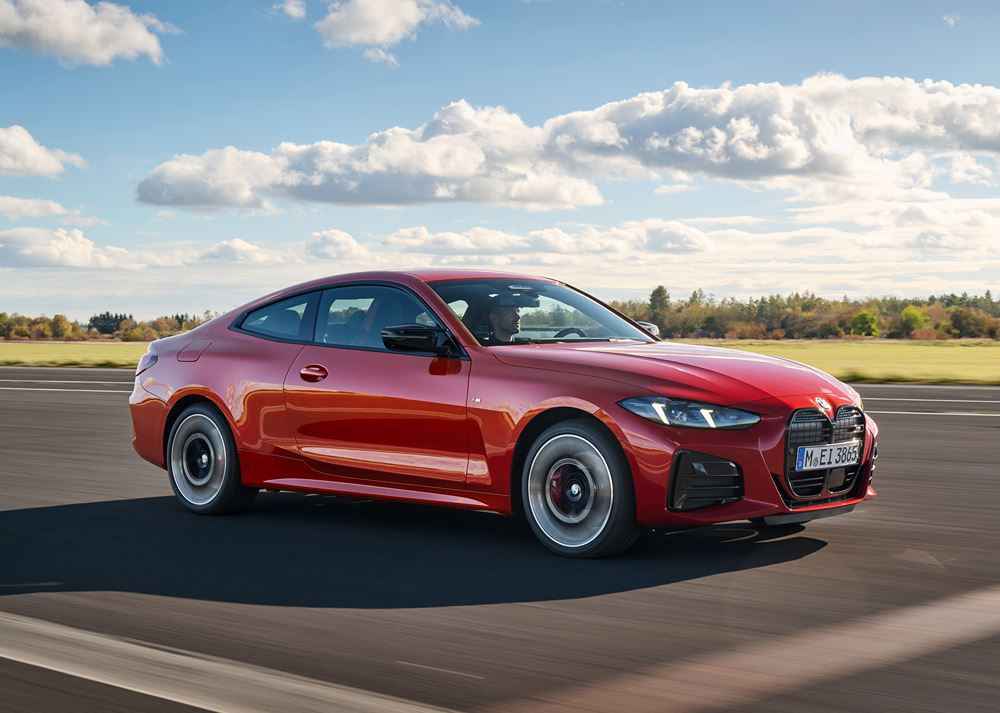 La BMW Série 4 Coupé bénéficie d'un design sportif subtilement repensé