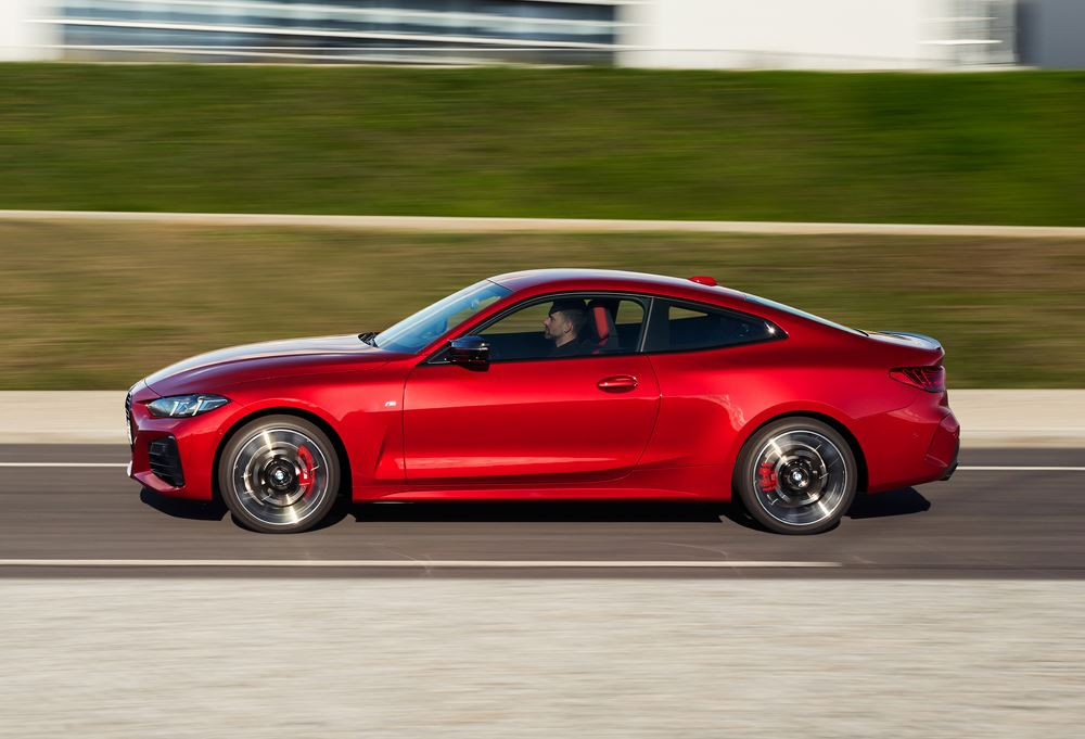 La BMW Série 4 Coupé bénéficie d'un design sportif subtilement repensé