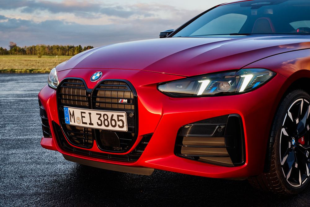 La BMW Série 4 Coupé bénéficie d'un design sportif subtilement repensé