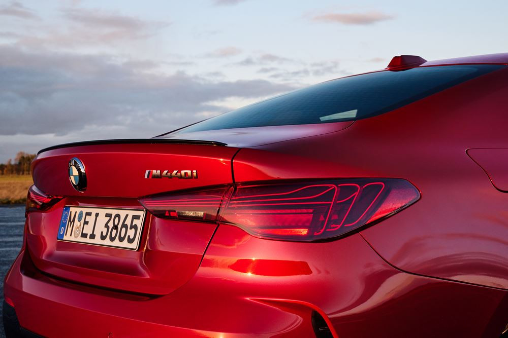 La BMW Série 4 Coupé bénéficie d'un design sportif subtilement repensé