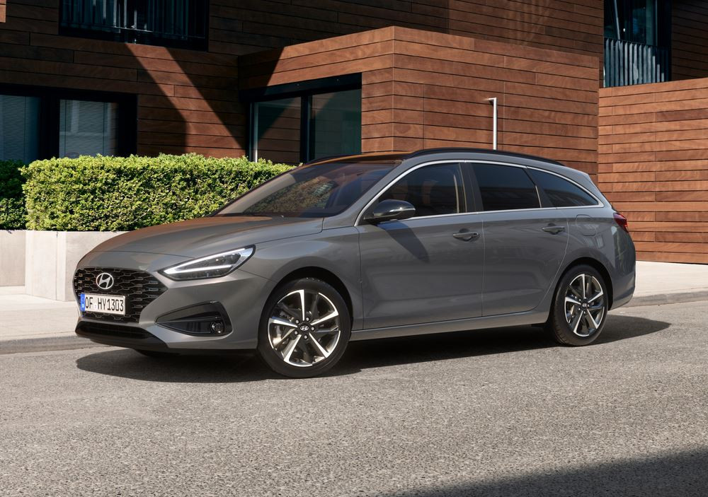 Le break compact Hyundai i30 SW arbore une face avant légèrement modernisée