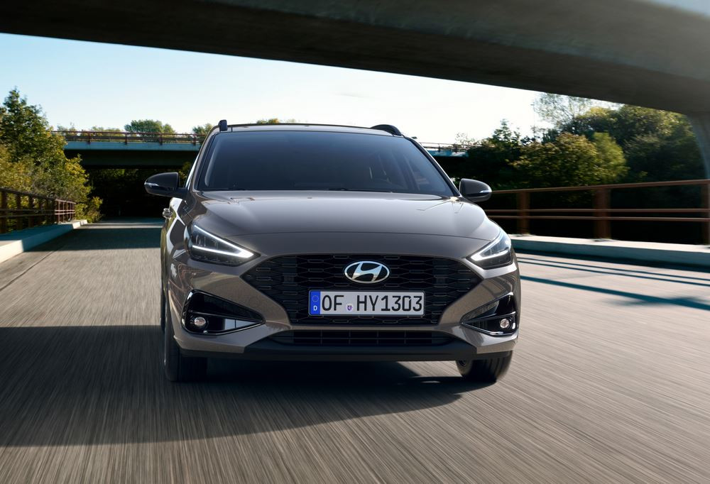 Le break compact Hyundai i30 SW arbore une face avant légèrement modernisée