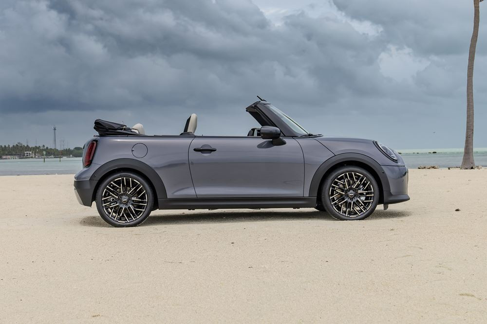 La Mini Cooper Cabrio de nouvelle génération complète la famille Mini
