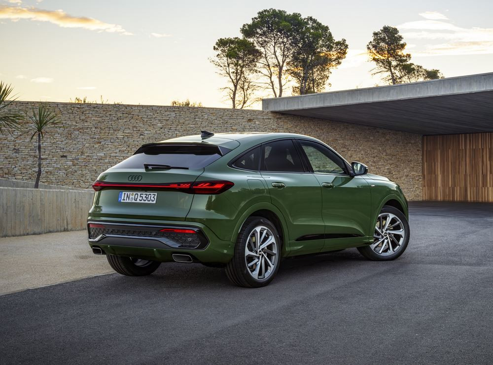 L'Audi Q5 Sportback de deuxième génération affiche un arrière profilé caractéristique