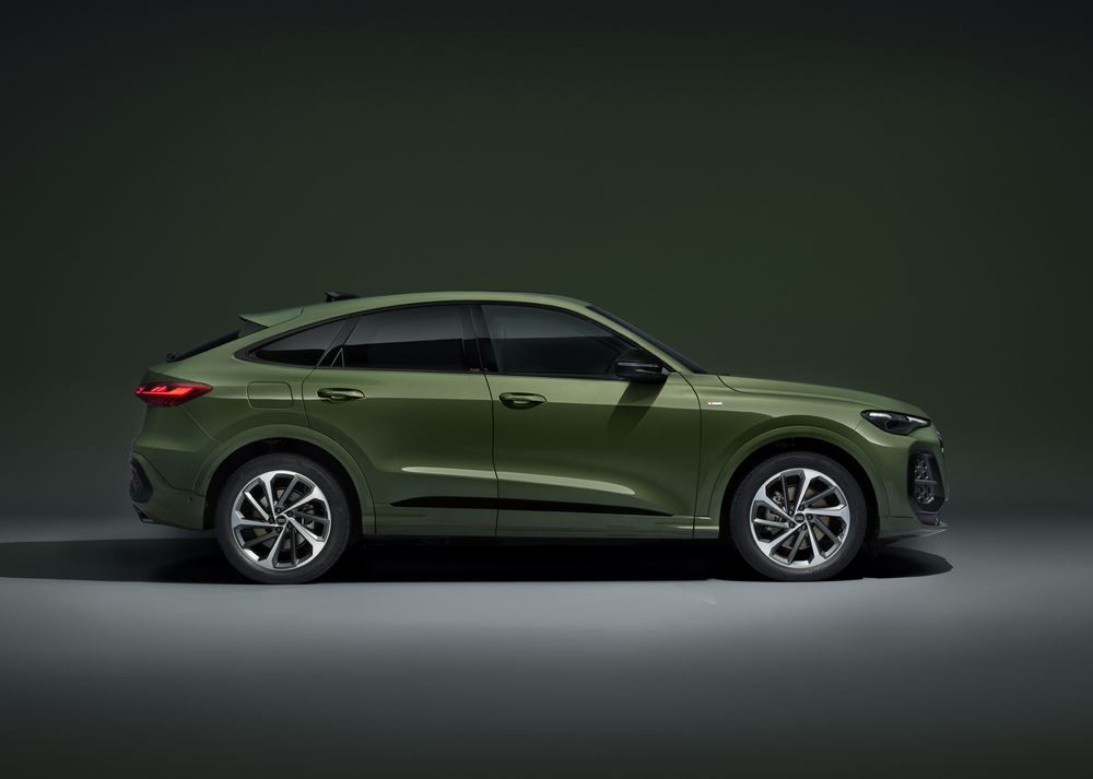 L'Audi Q5 Sportback de deuxième génération affiche un arrière profilé caractéristique