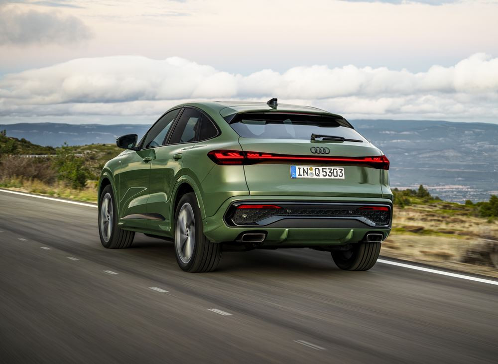 L'Audi Q5 Sportback de deuxième génération affiche un arrière profilé caractéristique