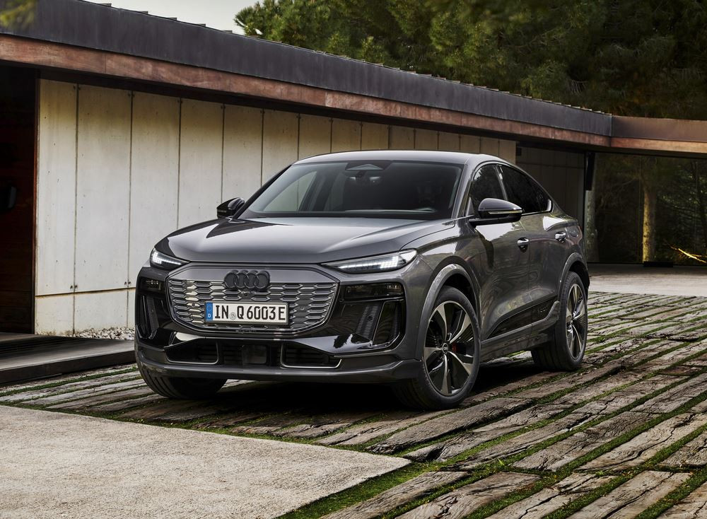 L'Audi Q6 Sportback e-tron électrique se singularise par un arrière dynamique