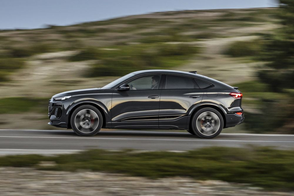L'Audi Q6 Sportback e-tron électrique se singularise par un arrière dynamique