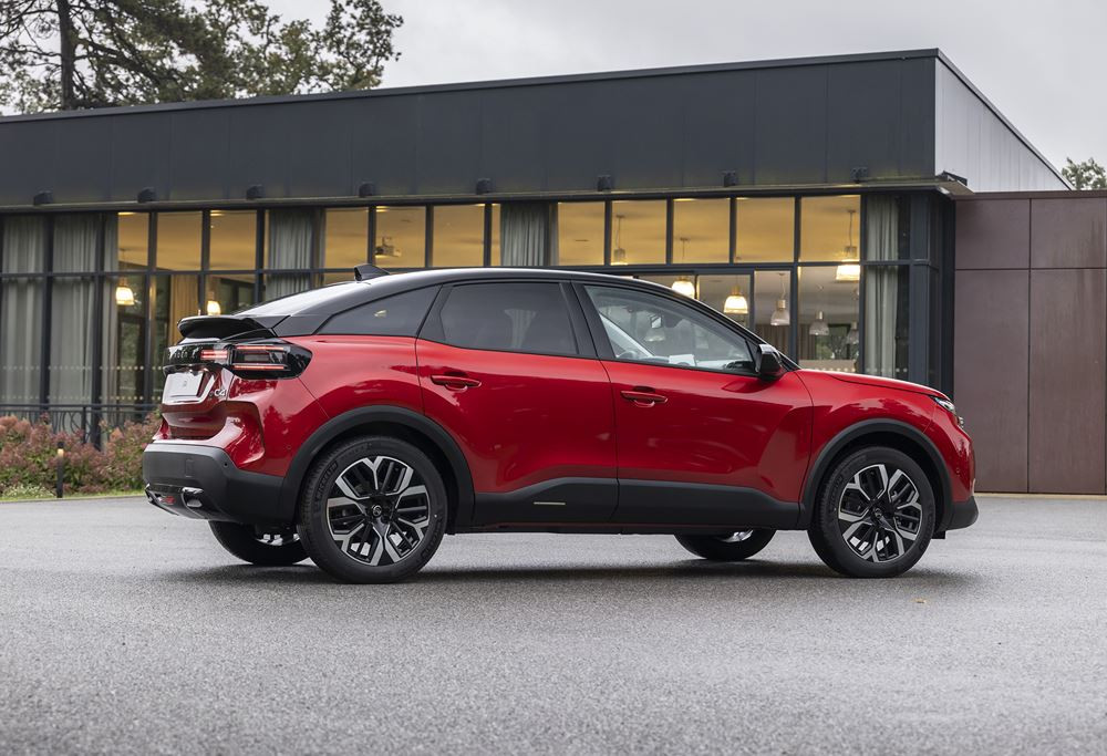 La berline électrique Citroën ë-C4 115 kW 54 kWh affiche jusqu'à 418 km d'autonomie WLTP