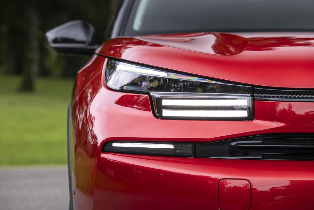 La berline électrique Citroën ë-C4 115 kW 54 kWh affiche jusqu'à 418 km d'autonomie WLTP