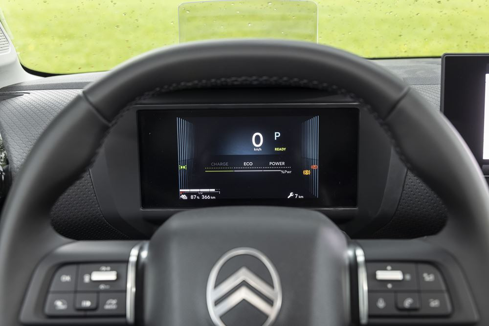 La berline électrique Citroën ë-C4 115 kW 54 kWh affiche jusqu'à 418 km d'autonomie WLTP