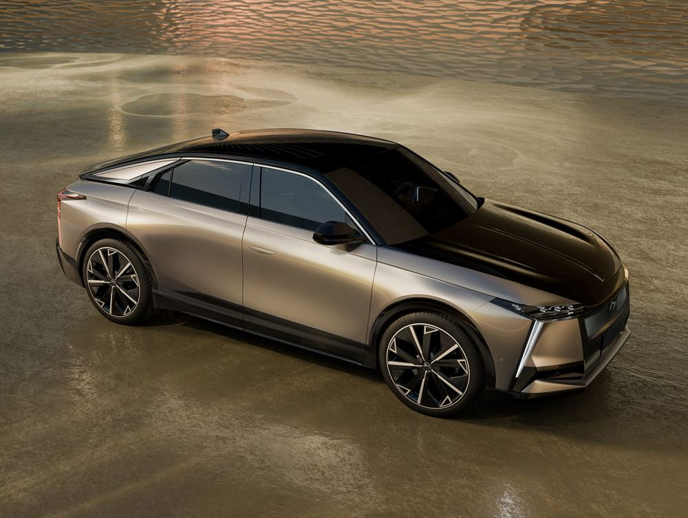 Le porte-drapeau électrique N°8 de DS Automobiles revendique jusqu'à 750 km d'autonomie