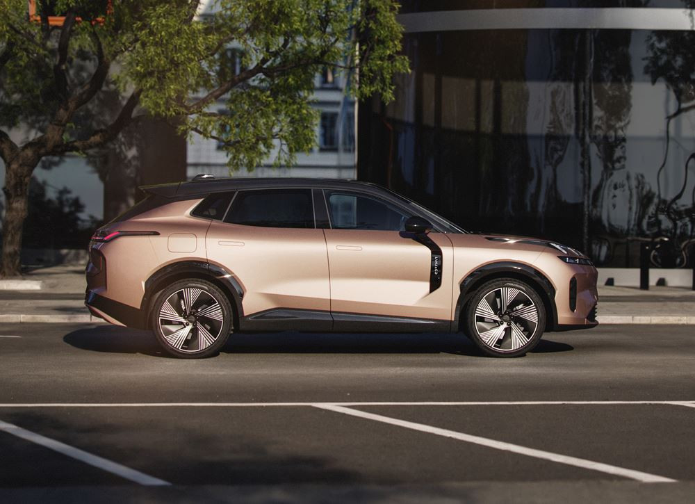 Le SUV Lynk & Co 08 hydride rechargeable offre une autonomie électrique de 200 km