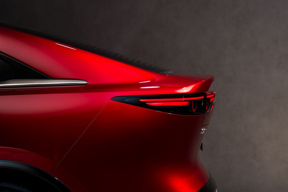 La grande berline cinq portes électrique Mazda6e affiche un style racé