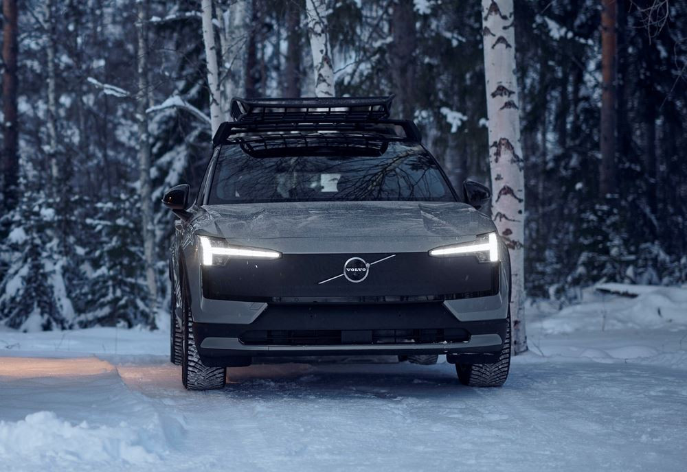Le SUV électrique Volvo EX30 Cross Country est destiné aux terrains accidentés