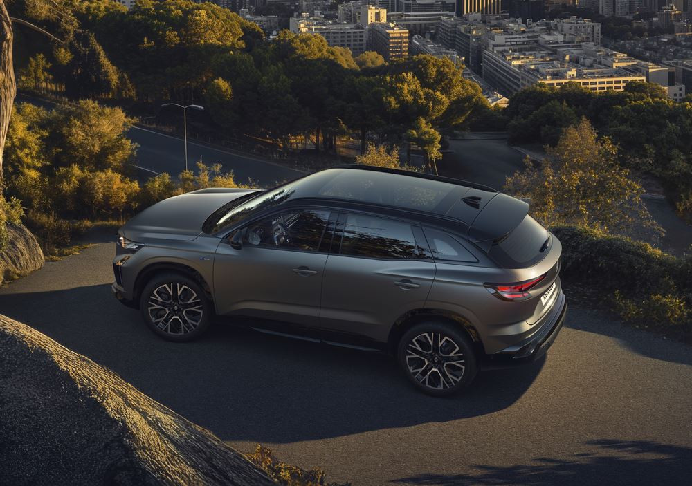 Le Renault Austral harmonise son style avec celui du Rafale