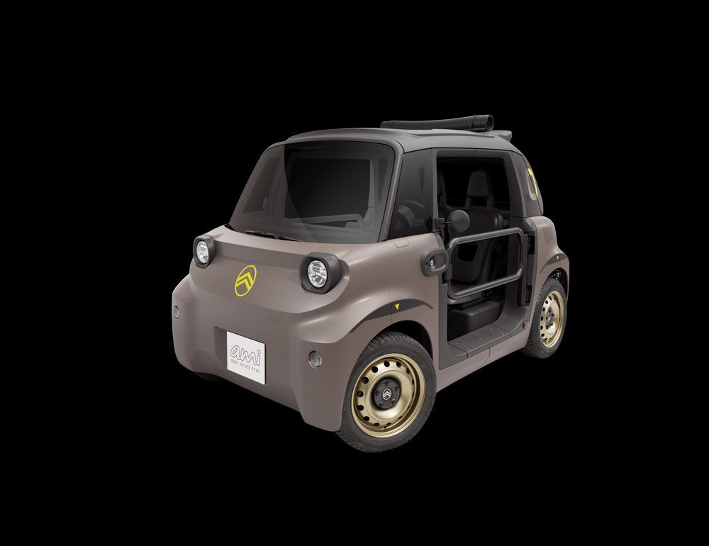 Le quadricycle électrique Citroën Ami Buggy joue au baroudeur ouvert sur l'extérieur
