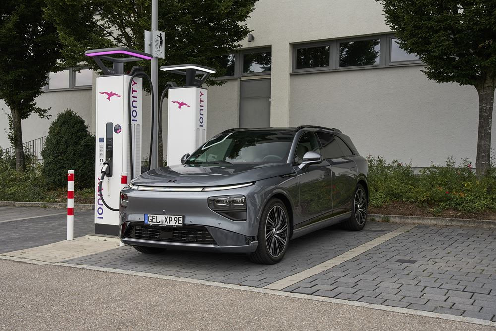 Le grand SUV XPeng G9 affiche une puissance de charge maximale de 525 kW