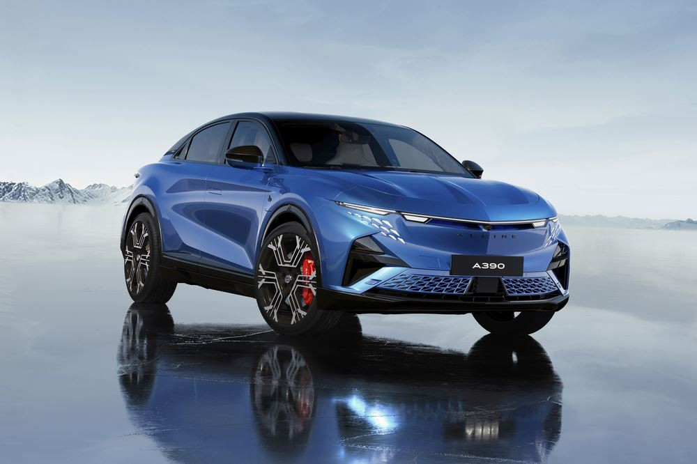 Le sport fastback compact électrique Alpine A390 repose sur un système de variation active de couple