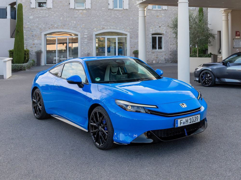 Le coupé Honda Prelude de sixième génération embarque un groupe motopropulseur hybride