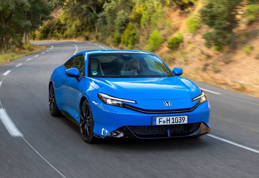 Le coupé Honda Prelude de sixième génération embarque un groupe motopropulseur hybride
