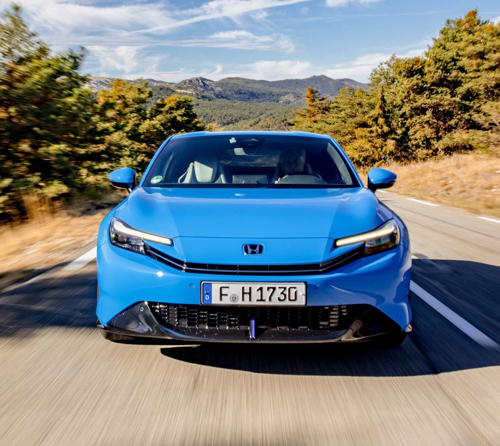 Le coupé Honda Prelude de sixième génération embarque un groupe motopropulseur hybride