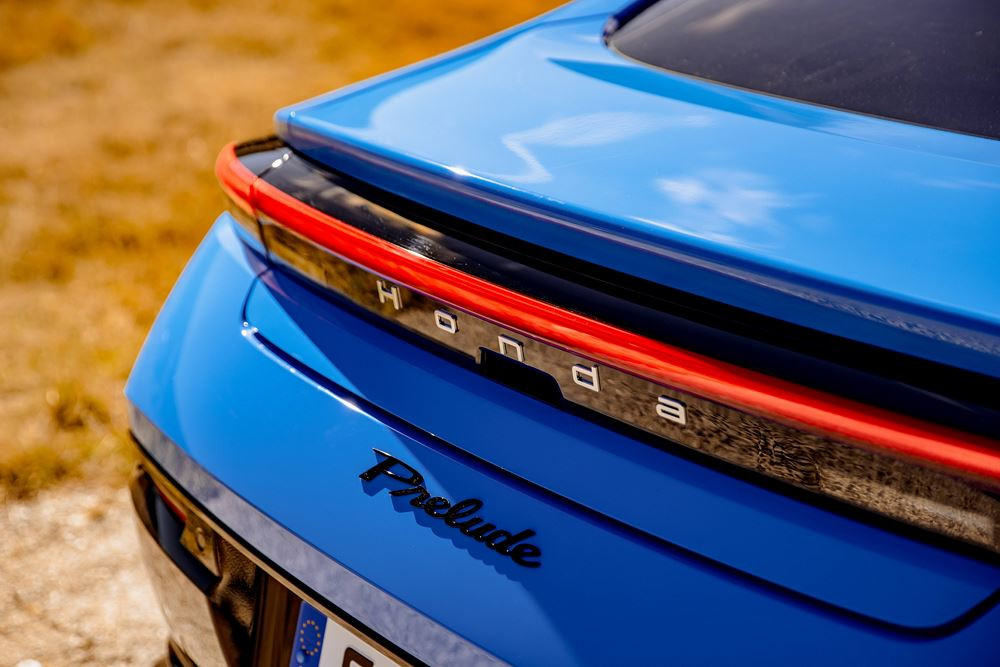 Le coupé Honda Prelude de sixième génération embarque un groupe motopropulseur hybride