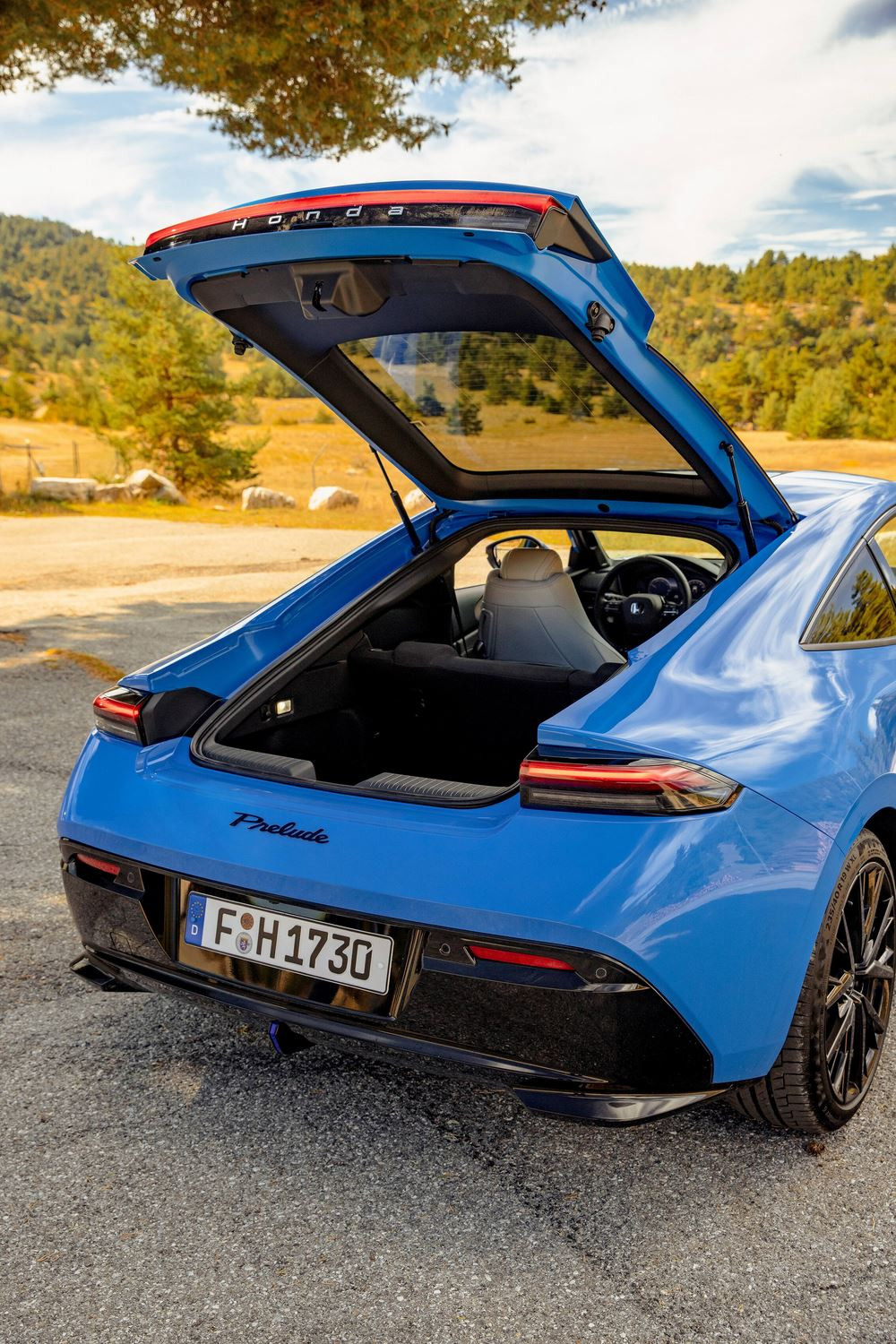 Le coupé Honda Prelude de sixième génération embarque un groupe motopropulseur hybride