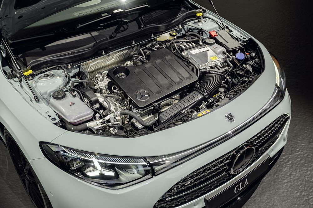La Mercedes-Benz CLA hybride 48 volts peut rouler à l'énergie électrique ainsi qu'en roue libre