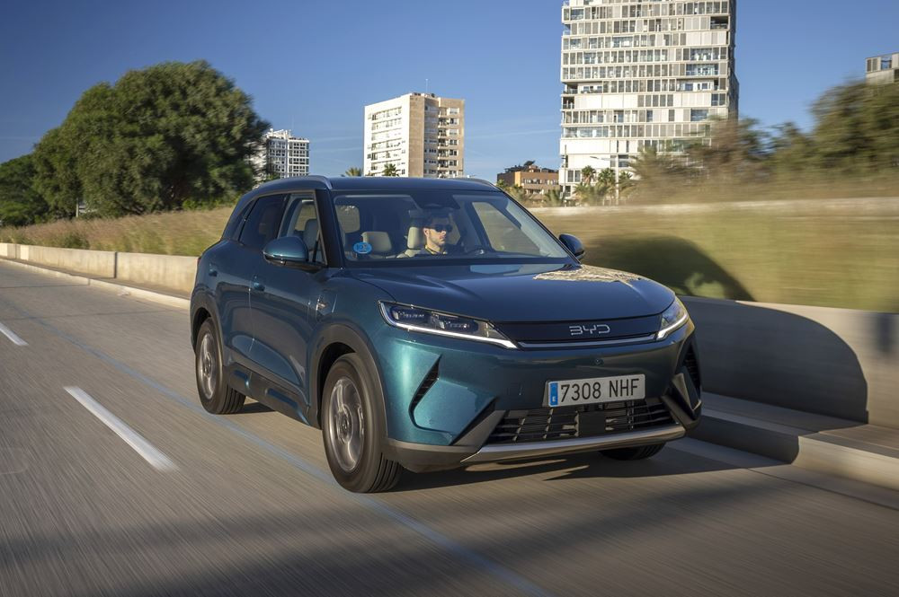 Le SUV compact Byd Atto 2 DM-i associe l'agrément de la conduite électrique à une autonomie combinée de près de 1 000 km