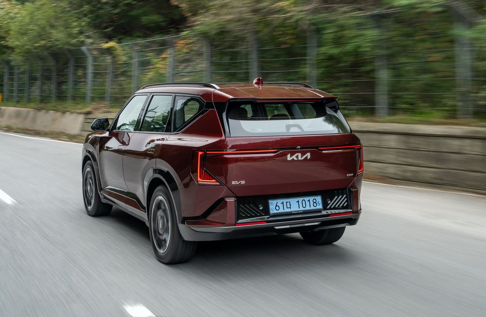 Le SUV électrique du segment C Kia EV5 affiche une silhouette affirmée