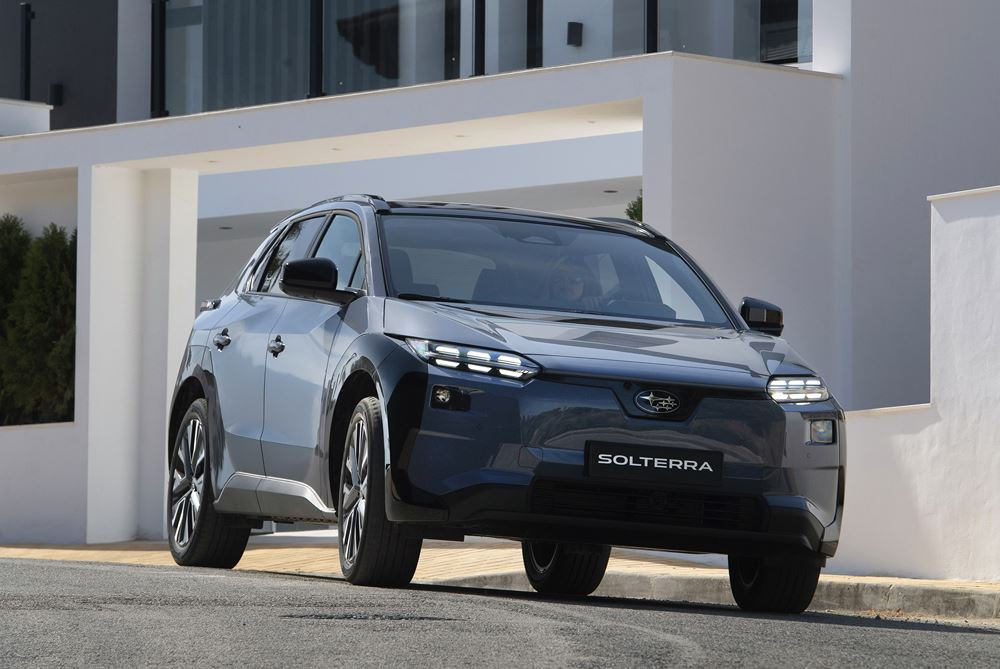Le SUV électrique de taille intermédiaire Subaru Solterra mis à jour en approche