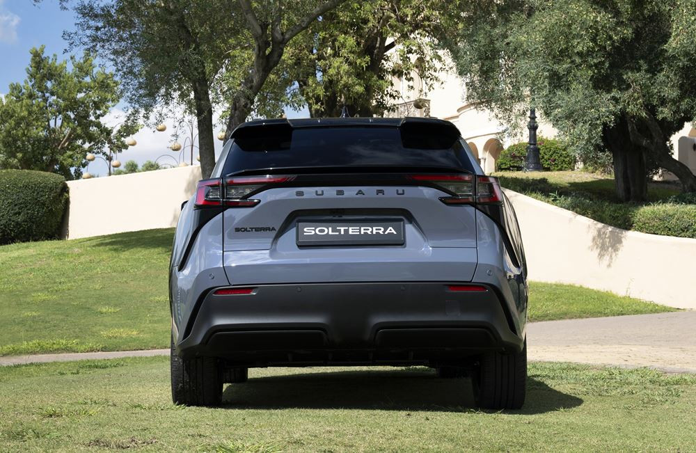 Le SUV électrique de taille intermédiaire Subaru Solterra mis à jour en approche