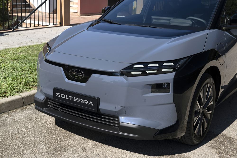 Le SUV électrique de taille intermédiaire Subaru Solterra mis à jour en approche
