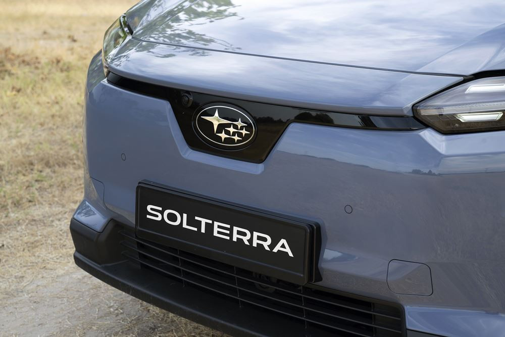 Le SUV électrique de taille intermédiaire Subaru Solterra mis à jour en approche