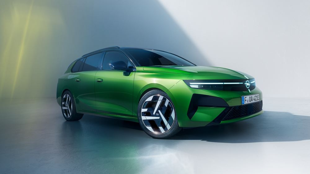 L'Opel Astra Sport Tourer Electric 115 kW 58 kWh offre jusqu'à 445 km d'autonomie WLTP