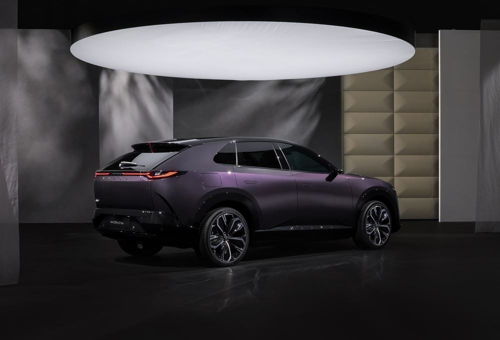 Le SUV électrique de taille moyenne Mazda CX-6e 190 kW 78 kWh affiche une autonomie WLTP de 484 km