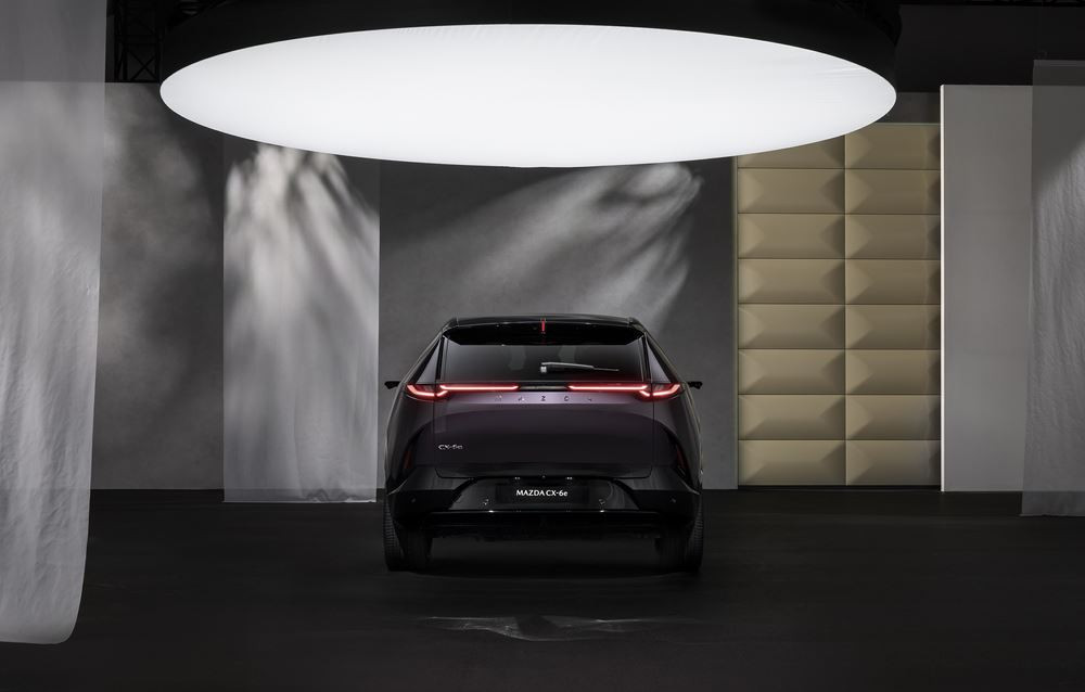 Le SUV électrique de taille moyenne Mazda CX-6e 190 kW 78 kWh affiche une autonomie WLTP de 484 km