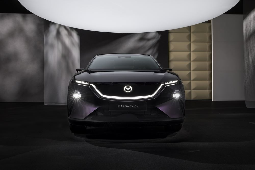 Le SUV électrique de taille moyenne Mazda CX-6e 190 kW 78 kWh affiche une autonomie WLTP de 484 km