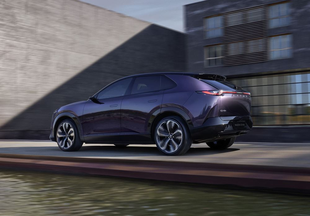 Le SUV électrique de taille moyenne Mazda CX-6e 190 kW 78 kWh affiche une autonomie WLTP de 484 km