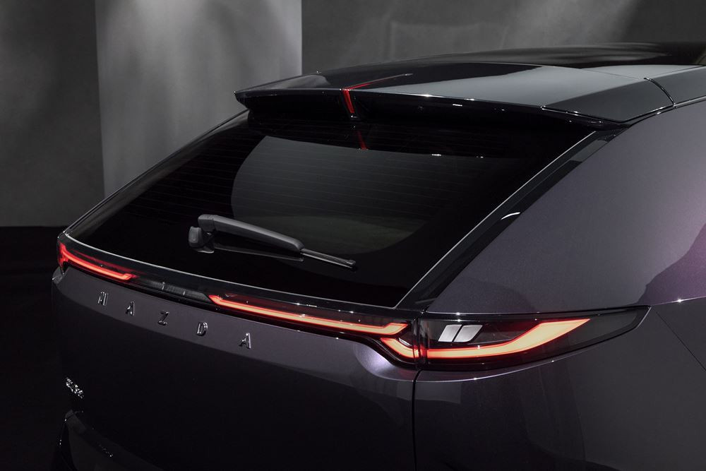 Le SUV électrique de taille moyenne Mazda CX-6e 190 kW 78 kWh affiche une autonomie WLTP de 484 km