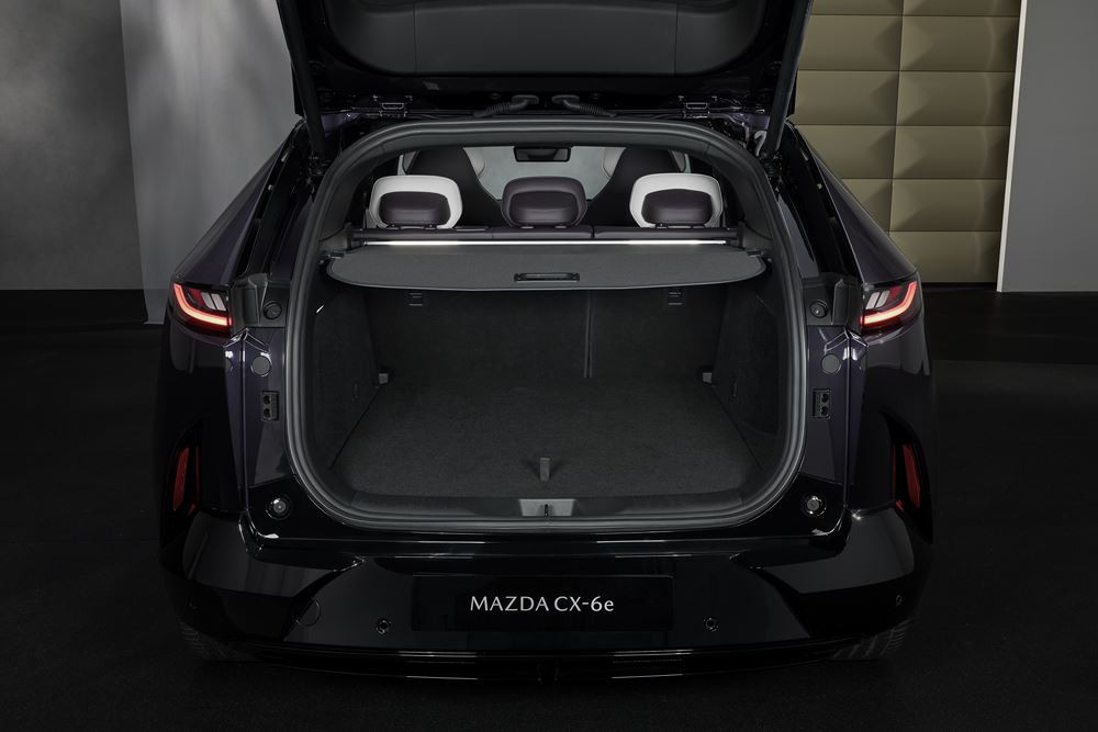 Le SUV électrique de taille moyenne Mazda CX-6e 190 kW 78 kWh affiche une autonomie WLTP de 484 km