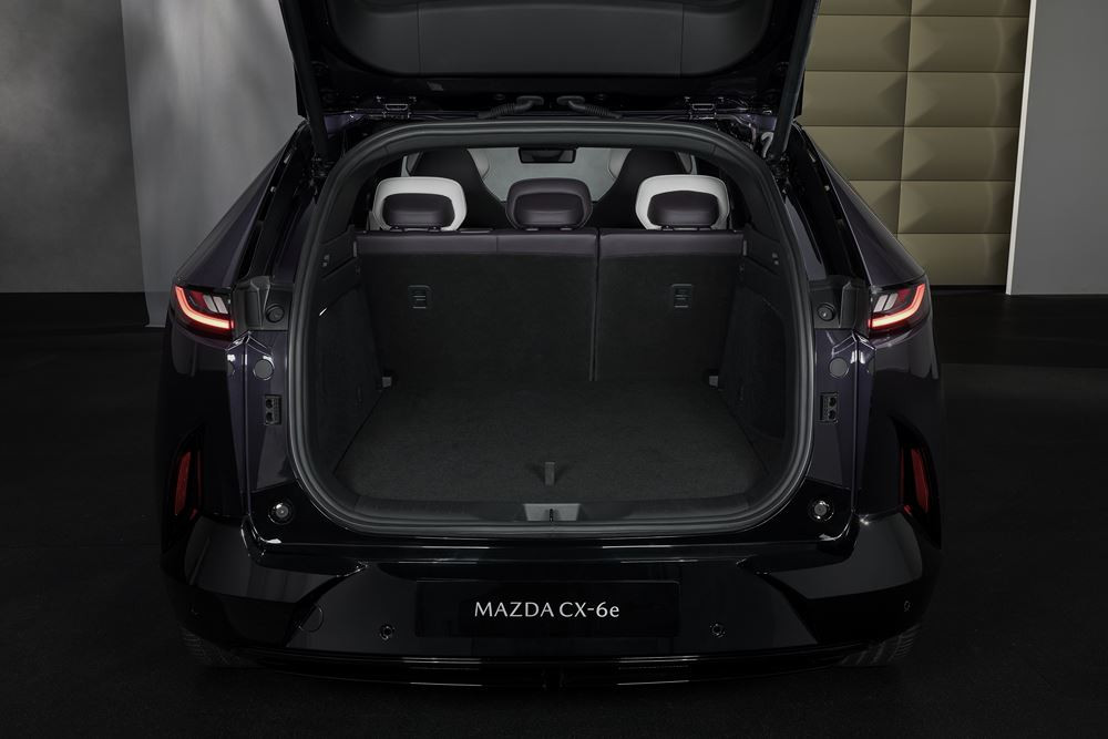 Le SUV électrique de taille moyenne Mazda CX-6e 190 kW 78 kWh affiche une autonomie WLTP de 484 km