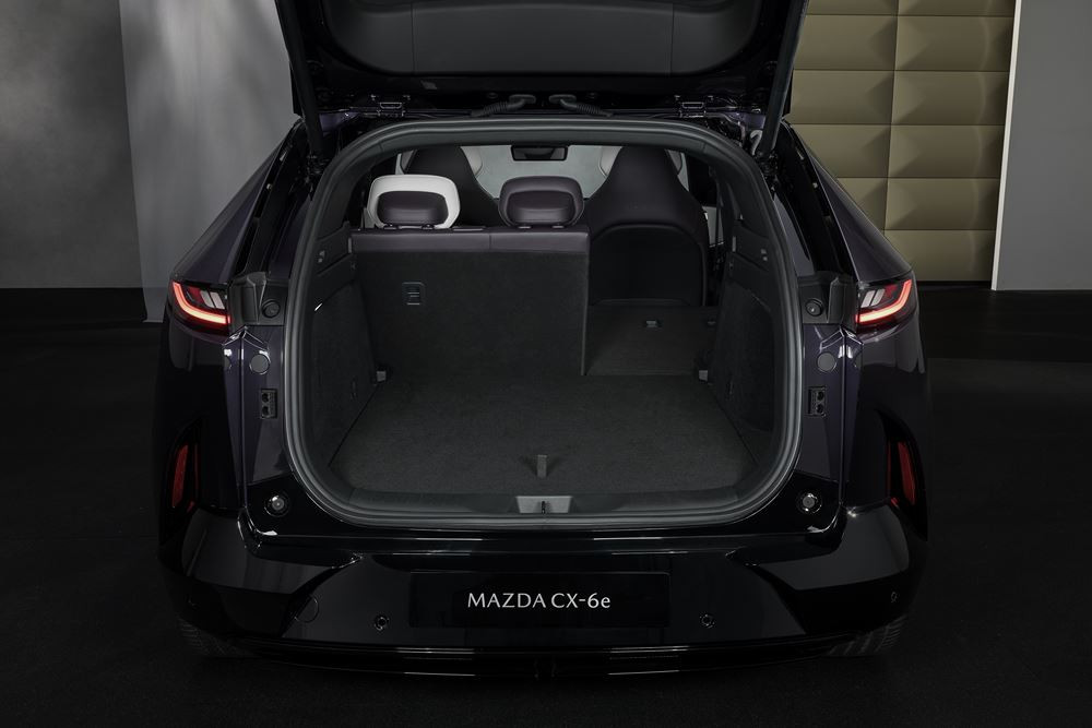 Le SUV électrique de taille moyenne Mazda CX-6e 190 kW 78 kWh affiche une autonomie WLTP de 484 km