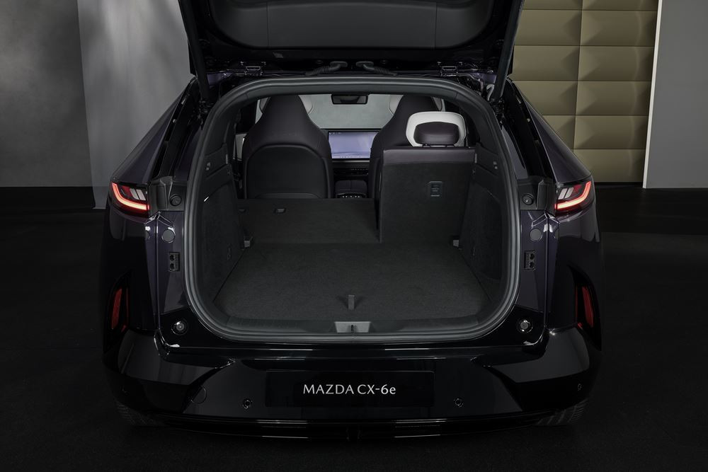 Le SUV électrique de taille moyenne Mazda CX-6e 190 kW 78 kWh affiche une autonomie WLTP de 484 km