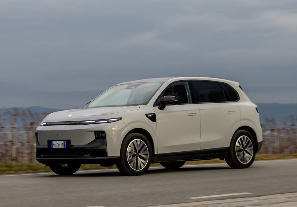 Le SUV compact Leapmotor B10 e-Hybrid à prolongateur d'autonomie offre jusqu'à 900 km d'autonomie