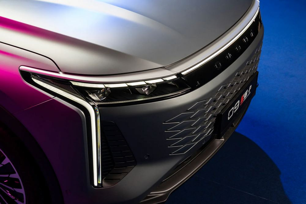 Le SUV Omoda 9 est le porte-étendard hybride rechargeable de la marque Omoda