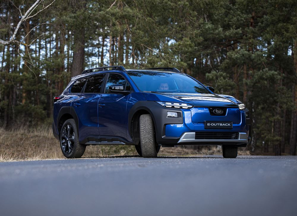 Le break surélevé Subaru Outback passe à l'électrique