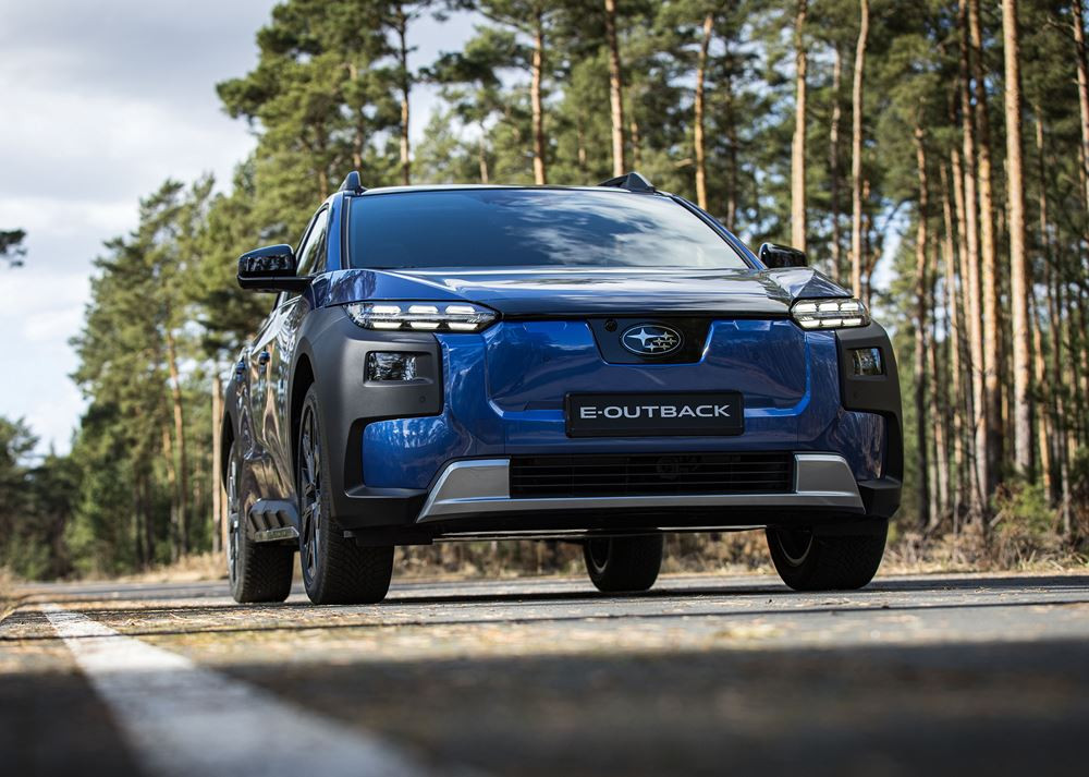 Le break surélevé Subaru Outback passe à l'électrique