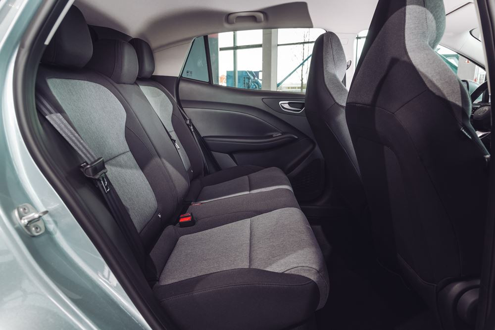 La berline compacte MG4 EV Urban vise les automobilistes à la recherche de leur premier véhicule électrique